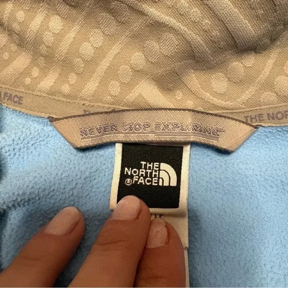 The North Face women’s XS Light Blue and Tan Jacket - Picture 8 of 15